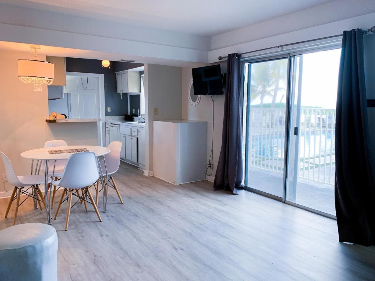 פומפנו ביץ' Coral Tides Resort מראה חיצוני תמונה